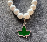 Green Ivy w/ Pink Outline Charm Pearl Bracelet